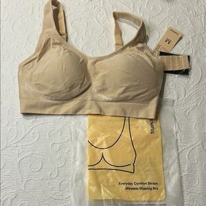 Truekind Everyday Straps Wireless Comfort Shaping Bra. Shapewear. NWT.
